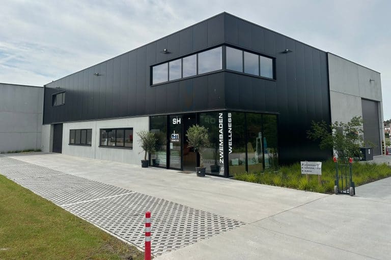 Zwembadwinkel van DM Zwembaden in Oostkamp